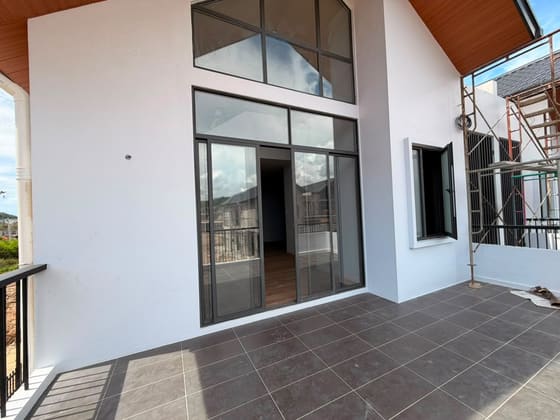 Superlink terrace house at Araya Gardens, Alamesra